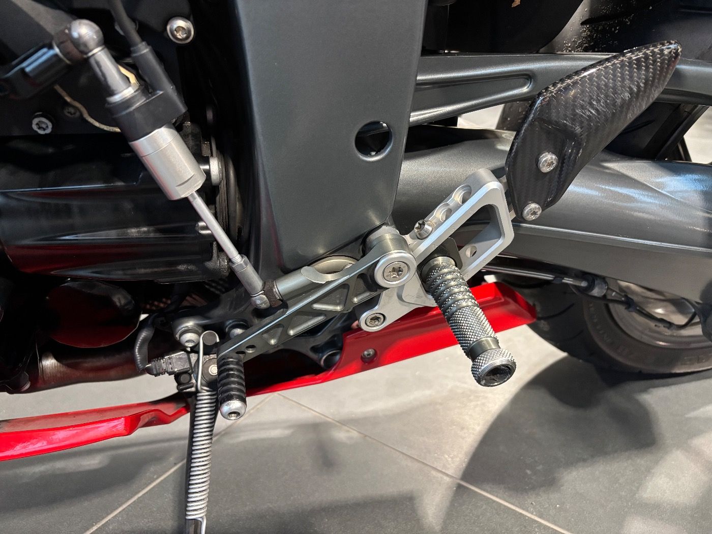 Fahrzeugabbildung BMW K 1300 S Sondermodell 30 Jahre Akrapovic