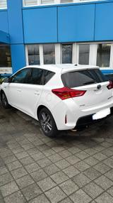 Toyota Auris Hybrid 1,8-l-VVT-i TÜV FIRSCH  - Toyota Auris Gebrauchtwagen in Köln