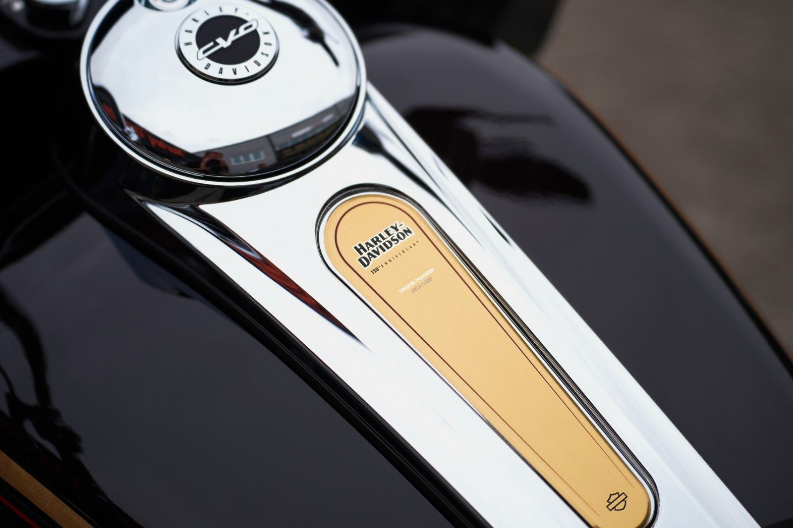 Fahrzeugabbildung Harley-Davidson FLTRKSE CVO Road Glide Ltd - 120th Anniversary