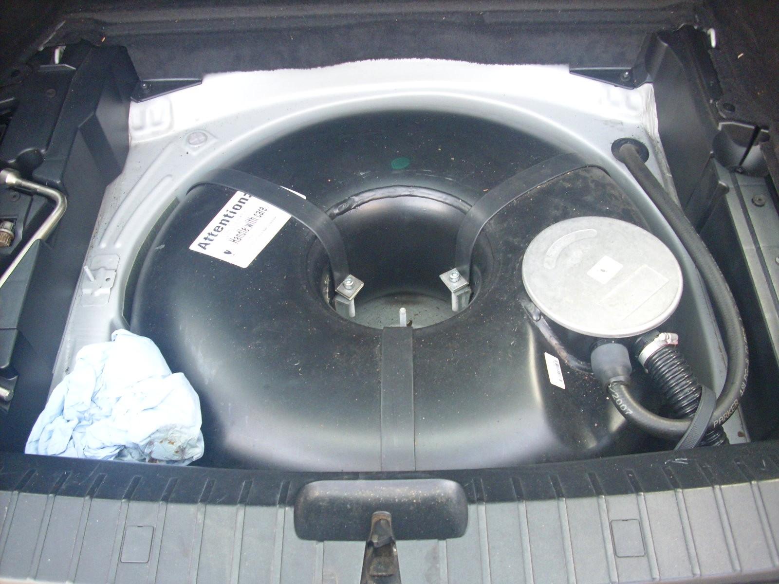 BMW 318 2004 — photo 13