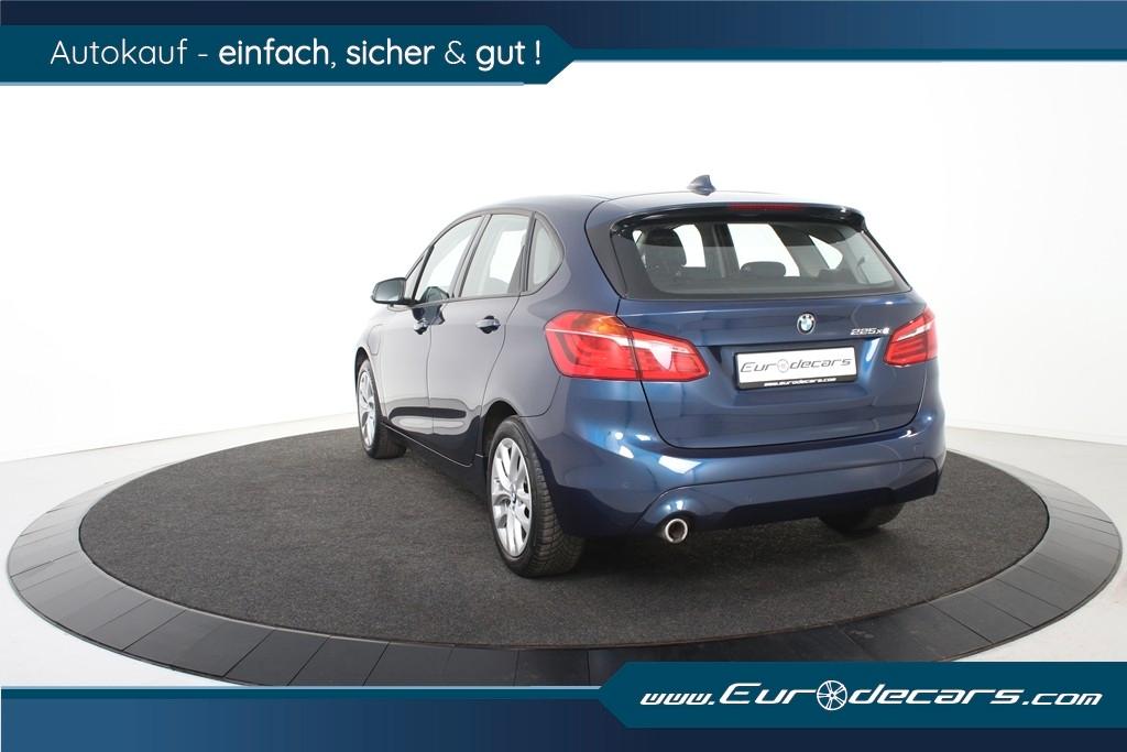 BMW 225