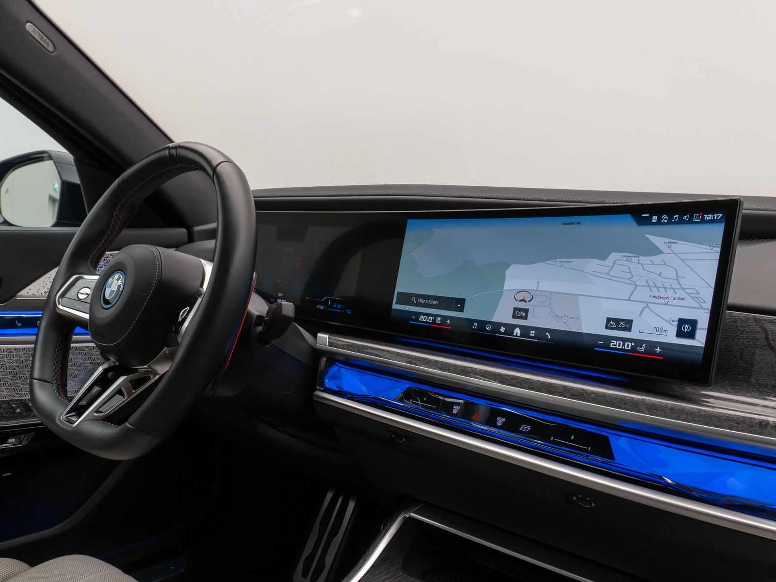 Fahrzeugabbildung BMW M760e Sky Lounge B&W Fond Ent M-Performance Voll