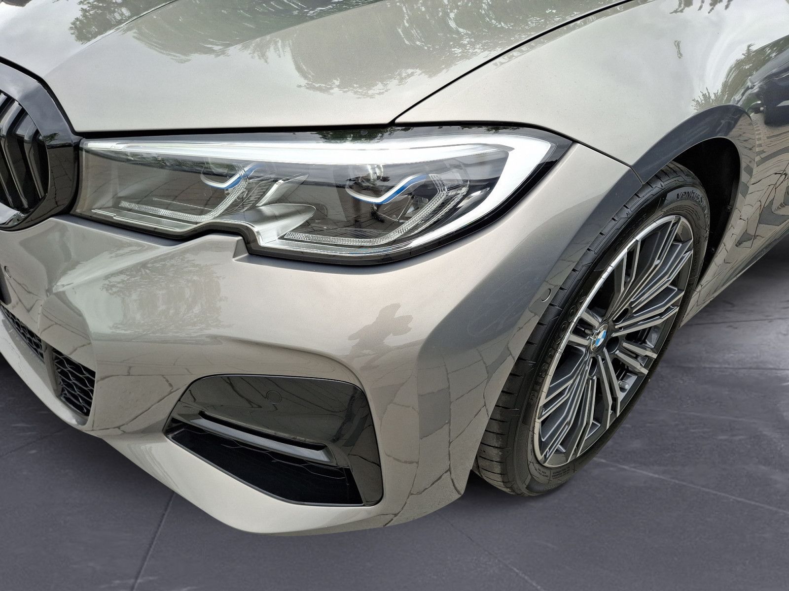 BMW 320d xDrive Touring M Sport Laser Standheizung foto 13