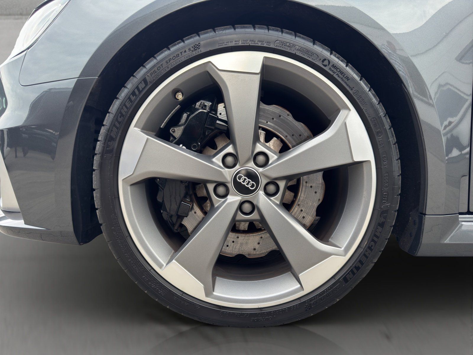 Fahrzeugabbildung Audi RS 3 Sportback 2.5 TFSI quattro/PANO/B&O/280KM/H