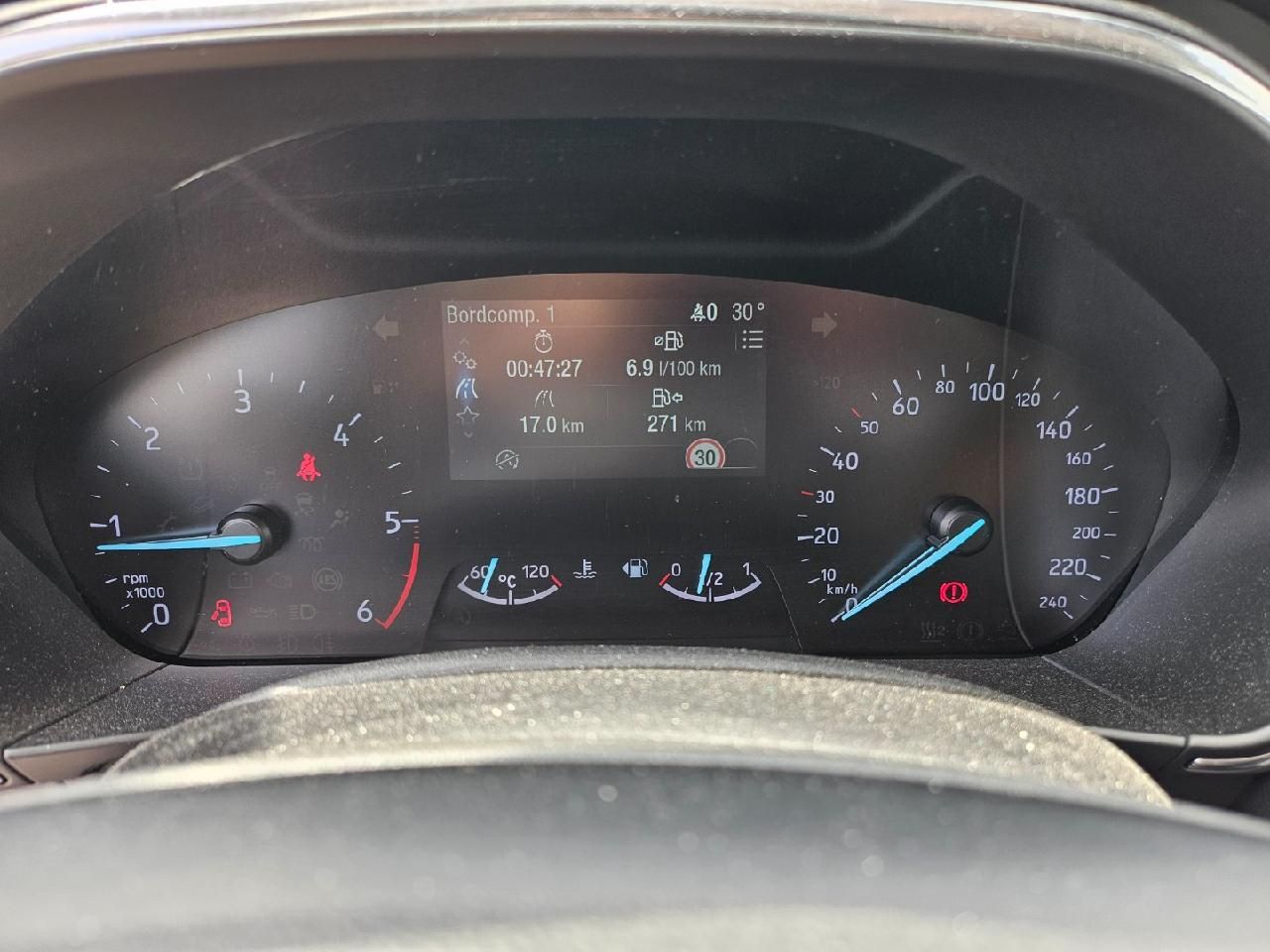 Fahrzeugabbildung Ford Focus Turnier Titanium