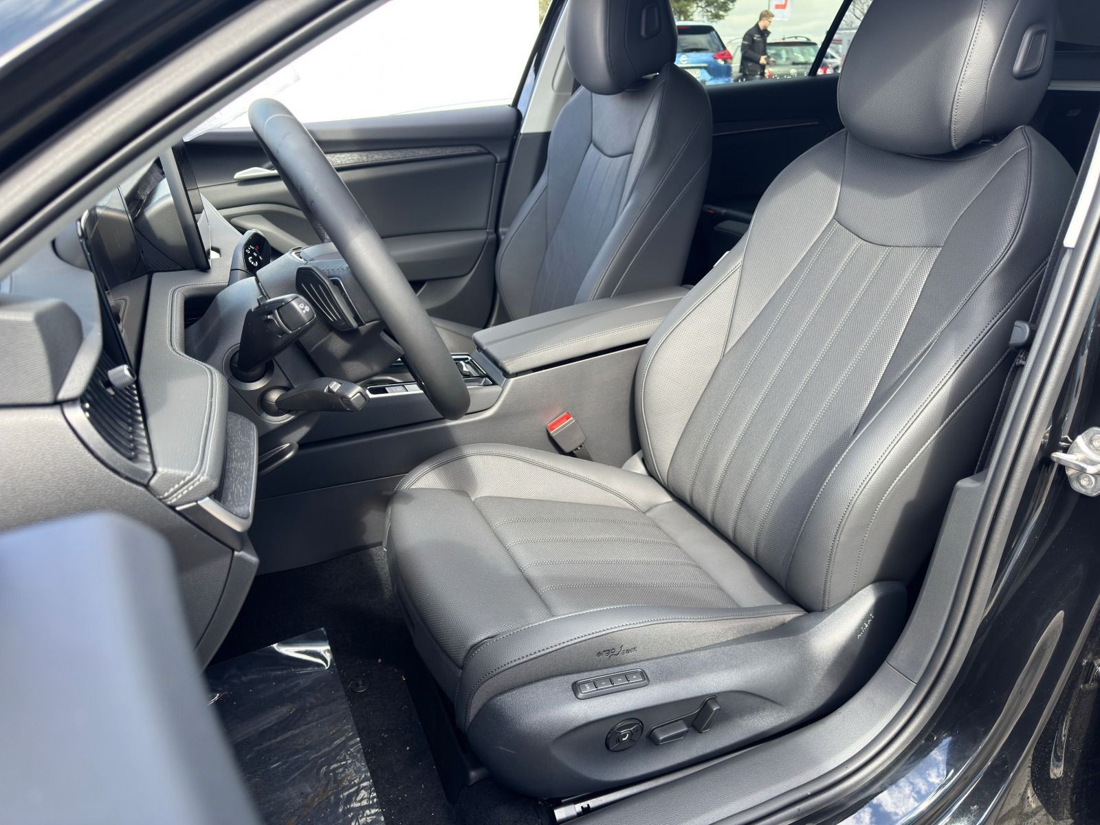 Fahrzeugabbildung SKODA Superb Combi 1.5 TSI*Massage*Head-Up*AHK*360°Cam