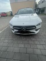 Mercedes-Benz CLA 200 Shooting Brake -