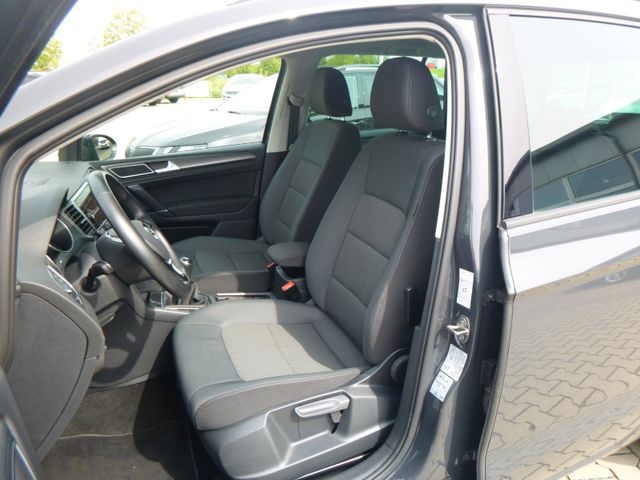 Fahrzeugabbildung Volkswagen Golf Sportsvan VII TSI >NAV/KAM/SHZ/PDC<