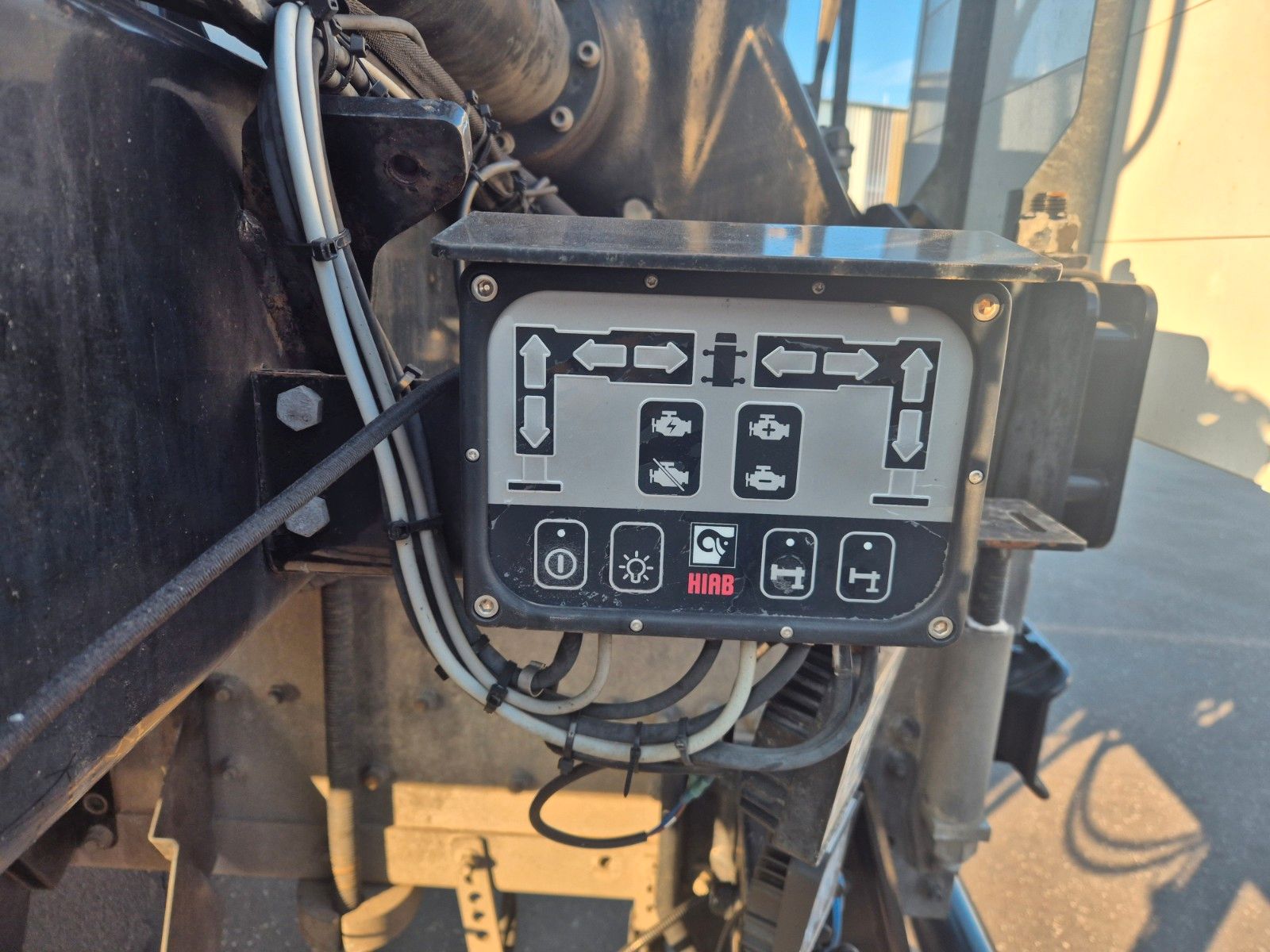 Fahrzeugabbildung MAN TGS 26.460 6x2 Baustoff / Hiab 177 K