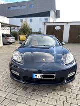 Porsche Panamera V8 Bi Turbo  - blaue Porsche Panamera