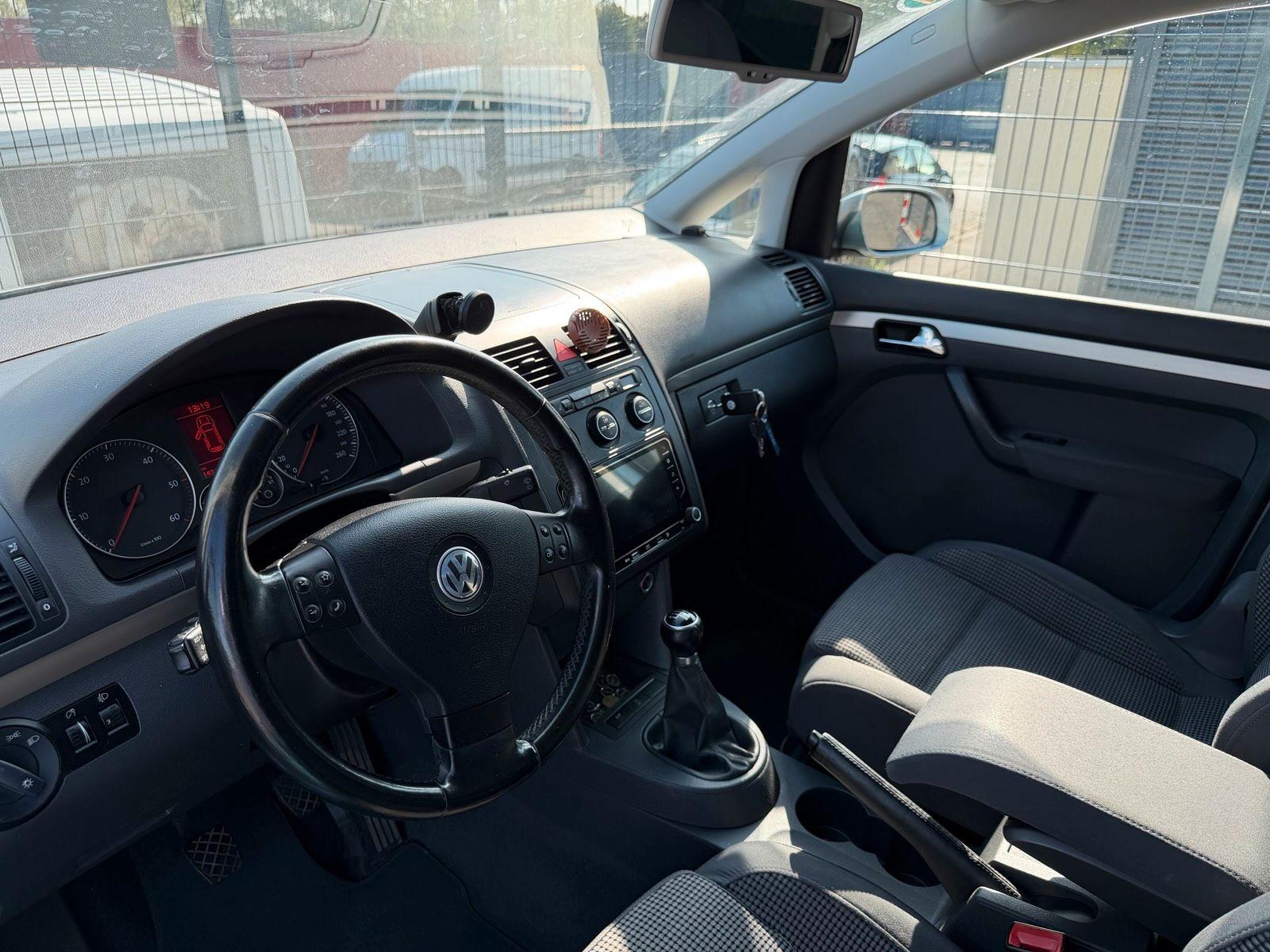 Volkswagen Touran 2006 — photo 13