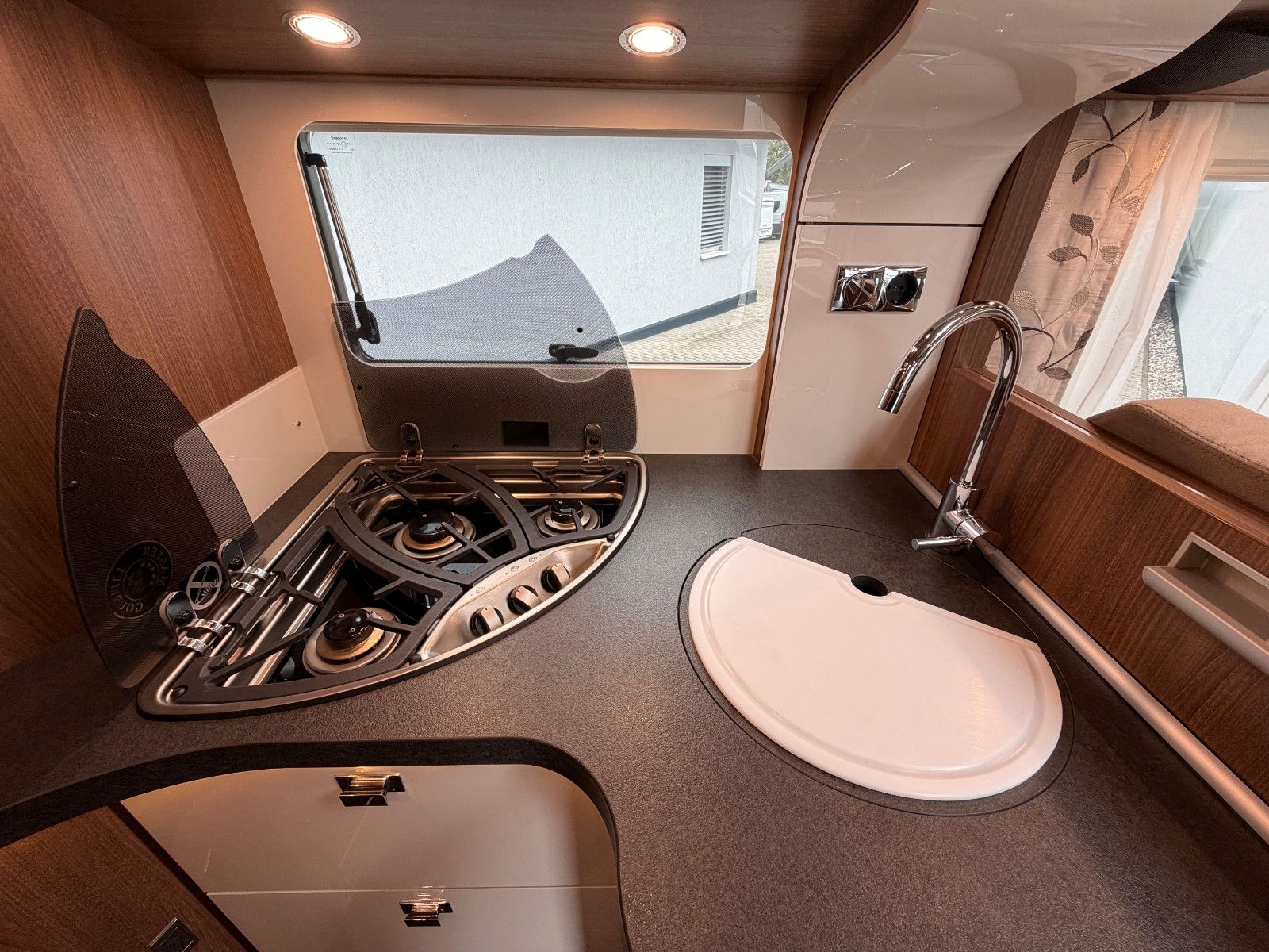 Fahrzeugabbildung Carthago c-tourer T149 LE RB