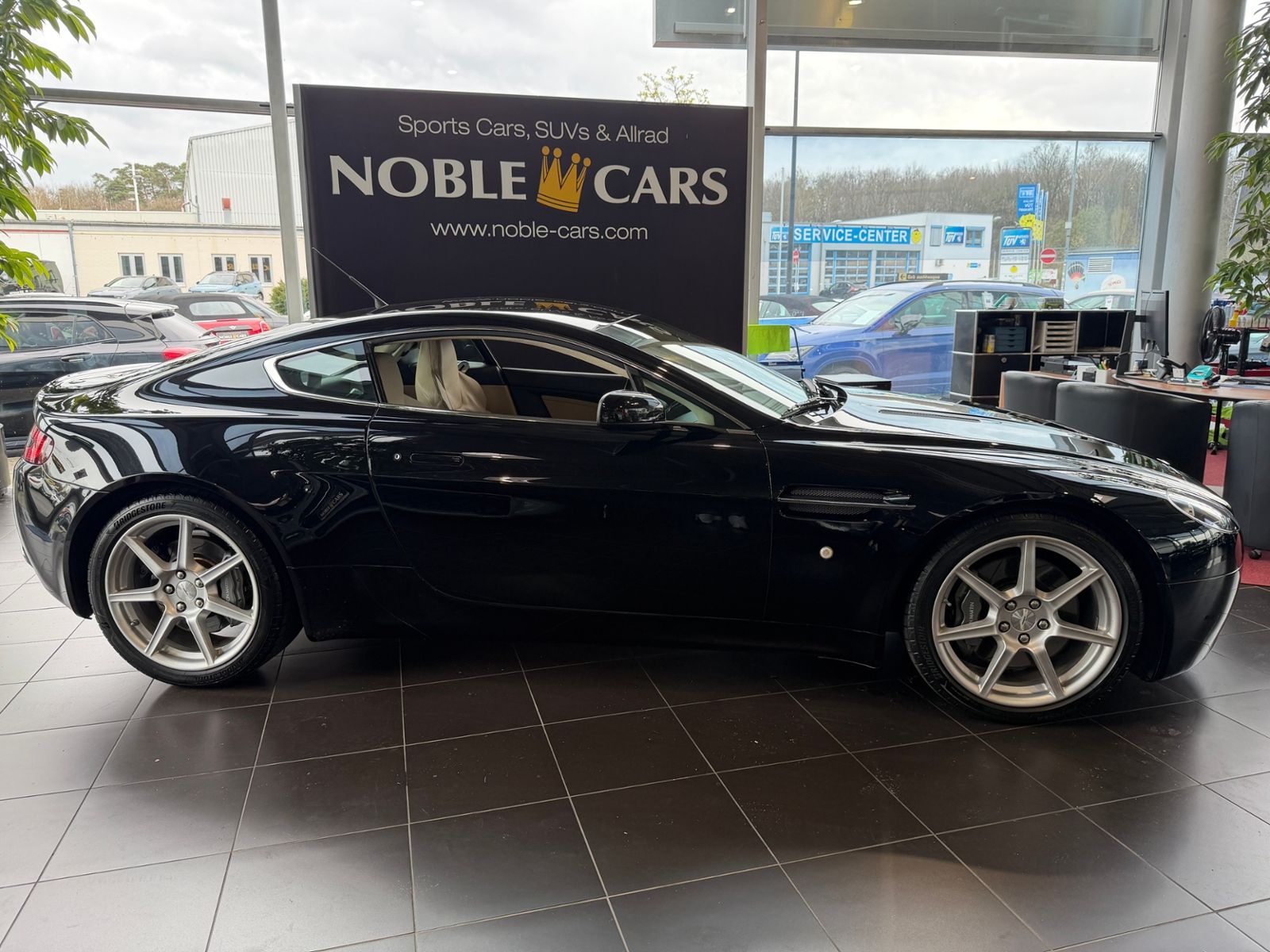 Fahrzeugabbildung Aston Martin Vantage  V8 KLIMA XEN NAV SHZ PDC LEDER