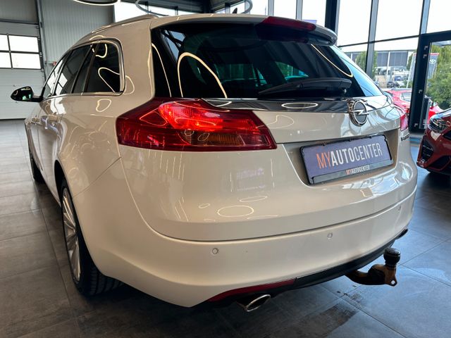 Opel Insignia A Sports Tourer Sport 4x4 *Xenon*1Hand*