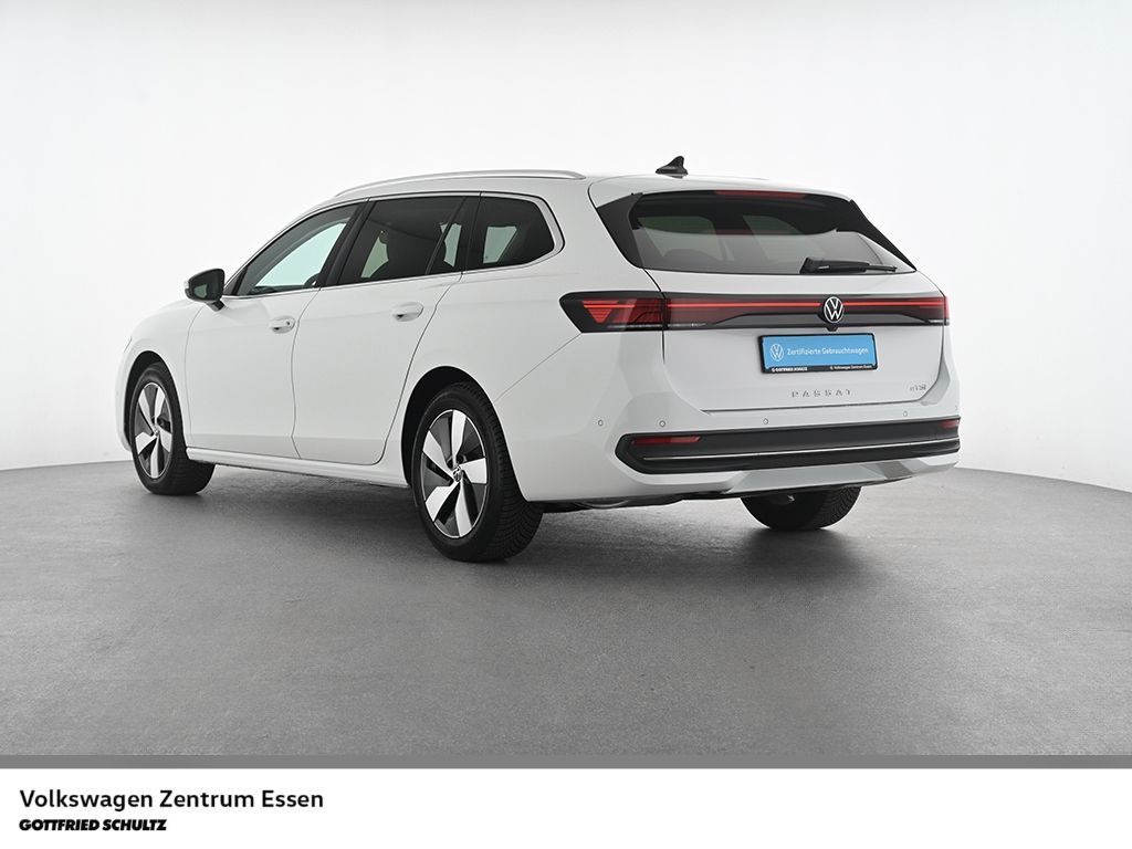 Volkswagen Passat Variant Business eTSI DSG LED Panorama Na foto 3