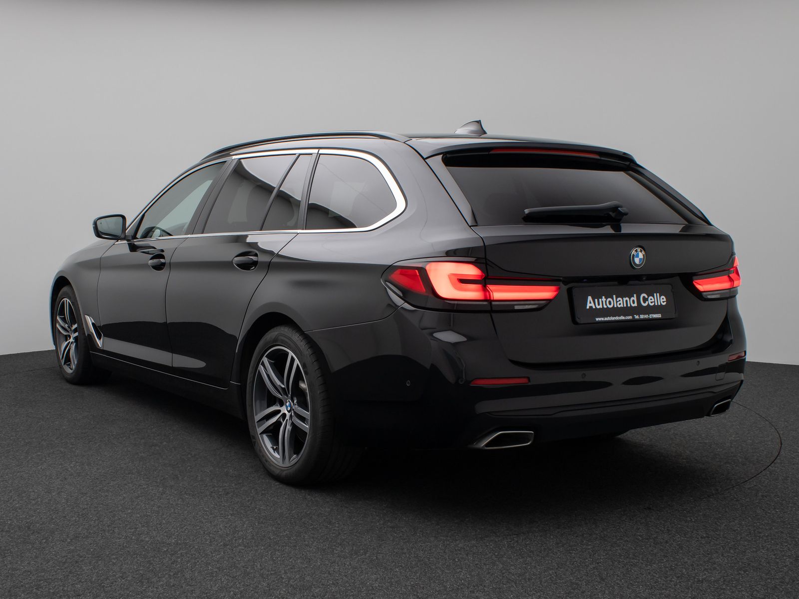Fahrzeugabbildung BMW 520d xD ACC H/K Kamera Alarm DAB Leder 18Zoll