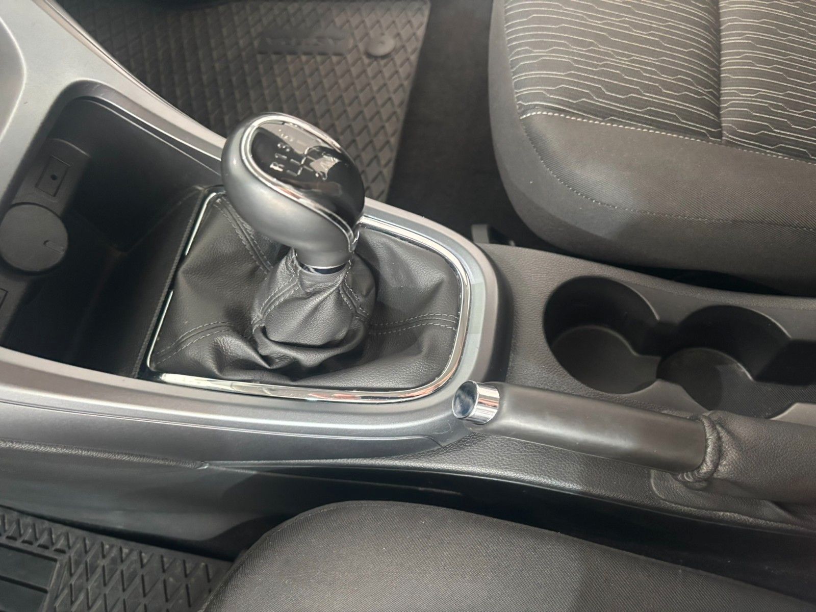 Fahrzeugabbildung Opel Astra J ST 1.4T Edition AHK/ALLWETTER/SHZ/NAVI