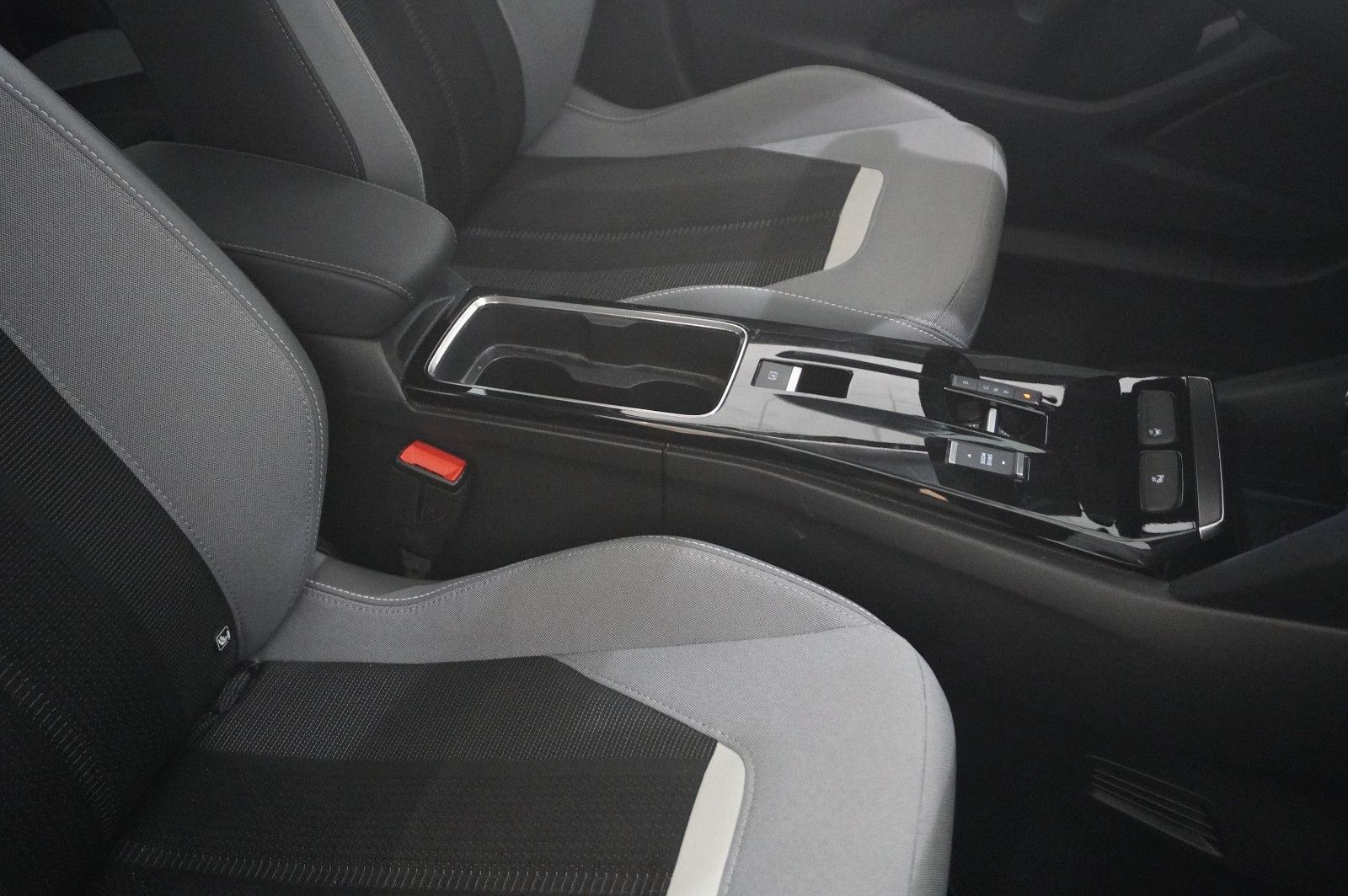 Fahrzeugabbildung Opel Mokka-e ELEGANCE 3-PHASIG NAVI/LED/KAMERA/DAB+