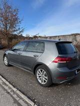 Volkswagen 7er Golf 5-Türer, guter Zustand - Volkswagen Golf: 5er