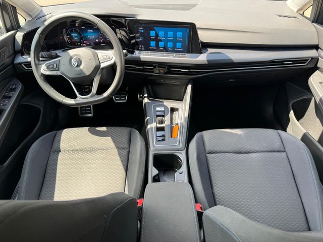 Golf VIII United 2.0 TDI DSG ACC/AHK/APP/NAVI/SH