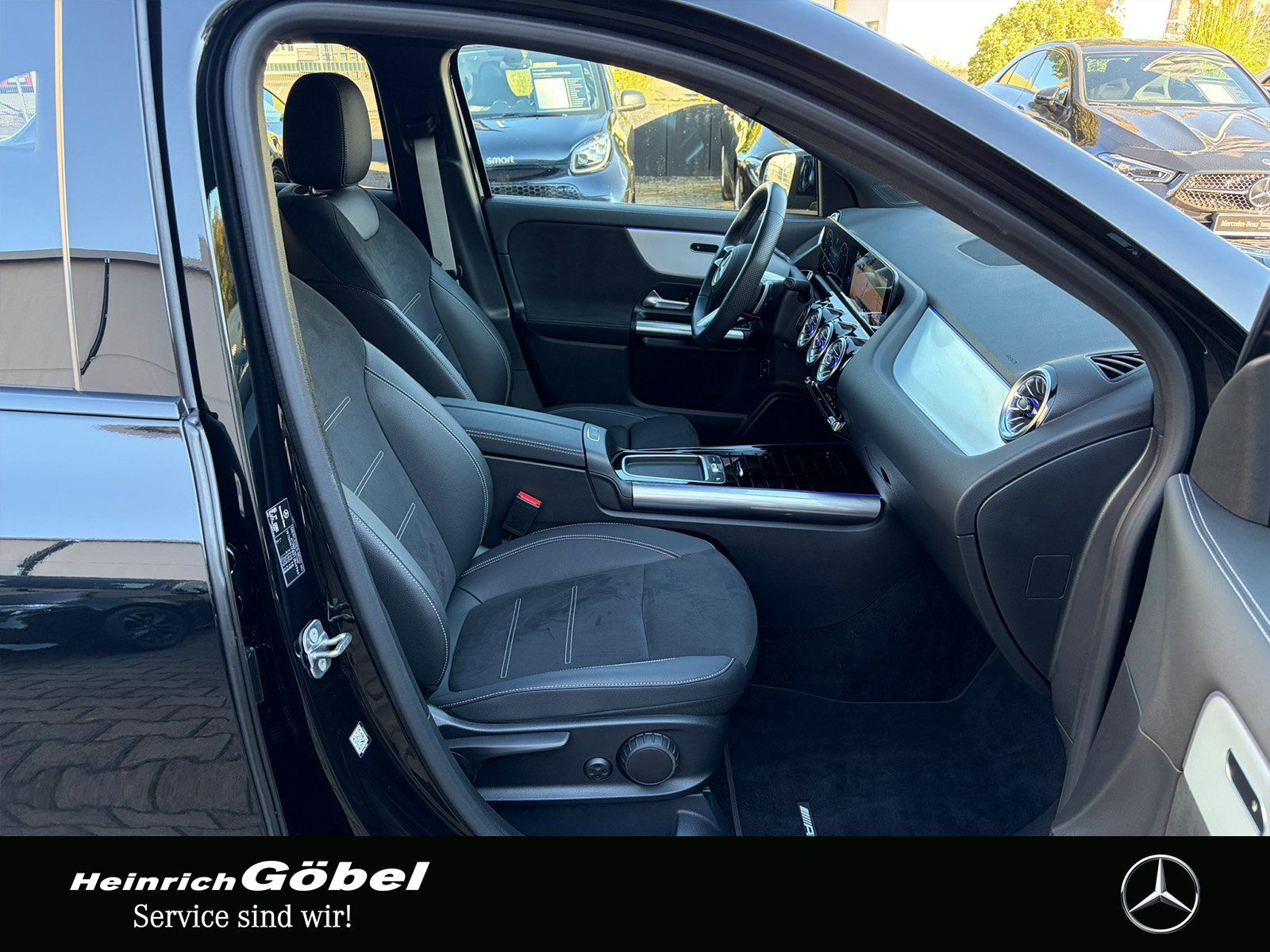 Fahrzeugabbildung Mercedes-Benz GLA 220 d 4M AMG*PANO*AHK*20ZOLL*AMBIENTEBEL