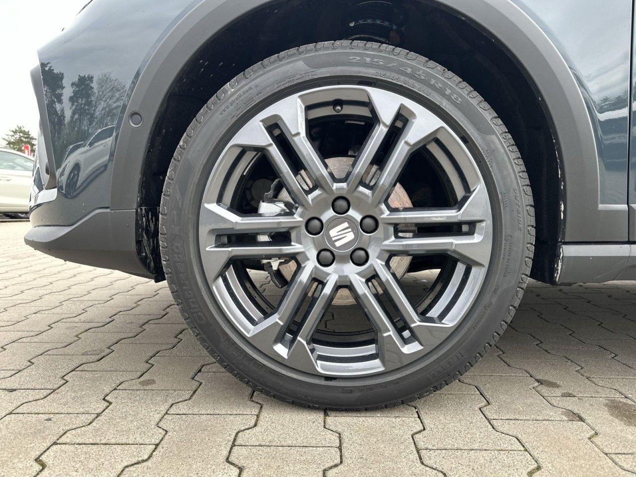 Fahrzeugabbildung SEAT Arona FR 1.0 TSI 116 PS 6-Gang - mit KI generiert/bearbeitet