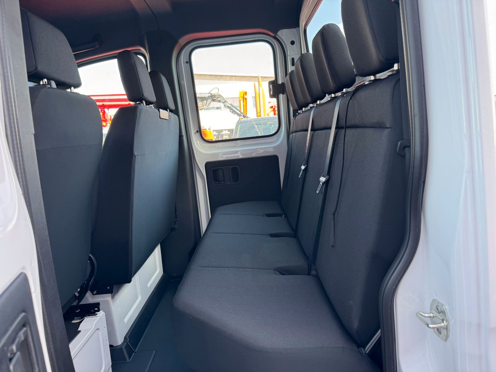 Fahrzeugabbildung Mercedes-Benz Sprinter 319 CDI 3665 DoKa Klima Kamera AHK