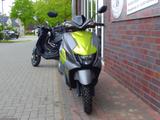 Suzuki UN125, AVENIS 125, HISTORIE DUMKE U. LÜTT - SUZUKI AVENIS 125
