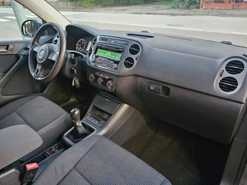 Volkswagen Tiguan - 12