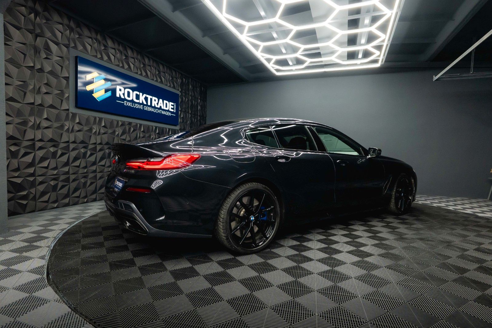 Fahrzeugabbildung BMW M850i xDrive M-Performance *Laser*B&W*ACC*360°*