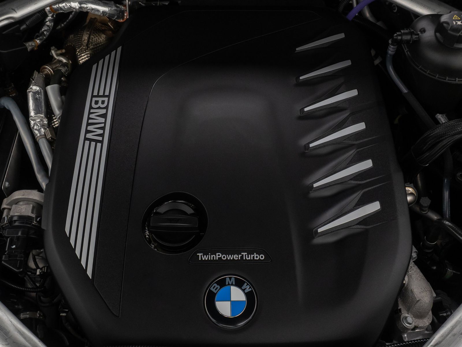 Fahrzeugabbildung BMW X6 xD40d M Sport 360° HUD H/K 22Zoll Individual