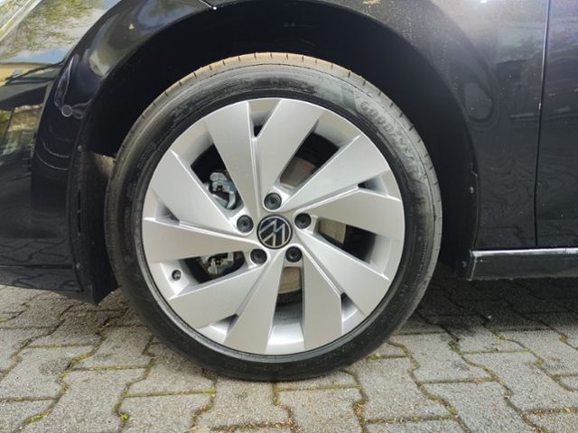 Fahrzeugabbildung Volkswagen Golf Variant ENERGY 1,5 eTSI DSG AHK EASY OPEN N