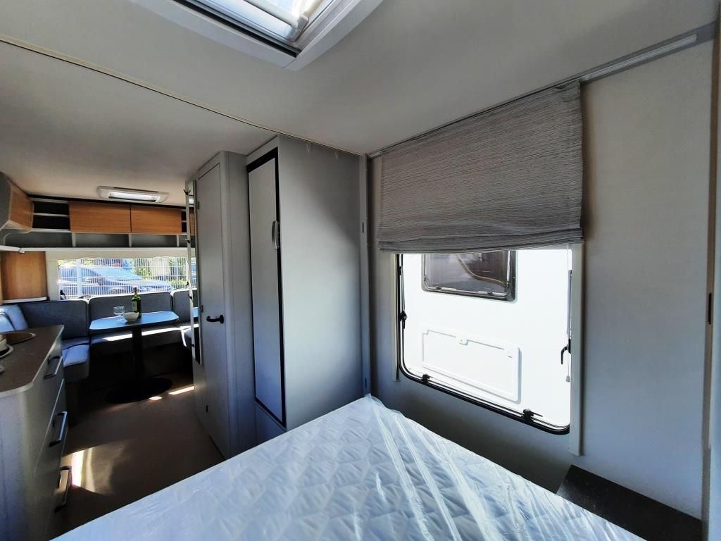 Fahrzeug Übersicht 19 Fahrzeugabbildung Bürstner B66 485 TS Verfüg./Sparen Sie 3.740,- €