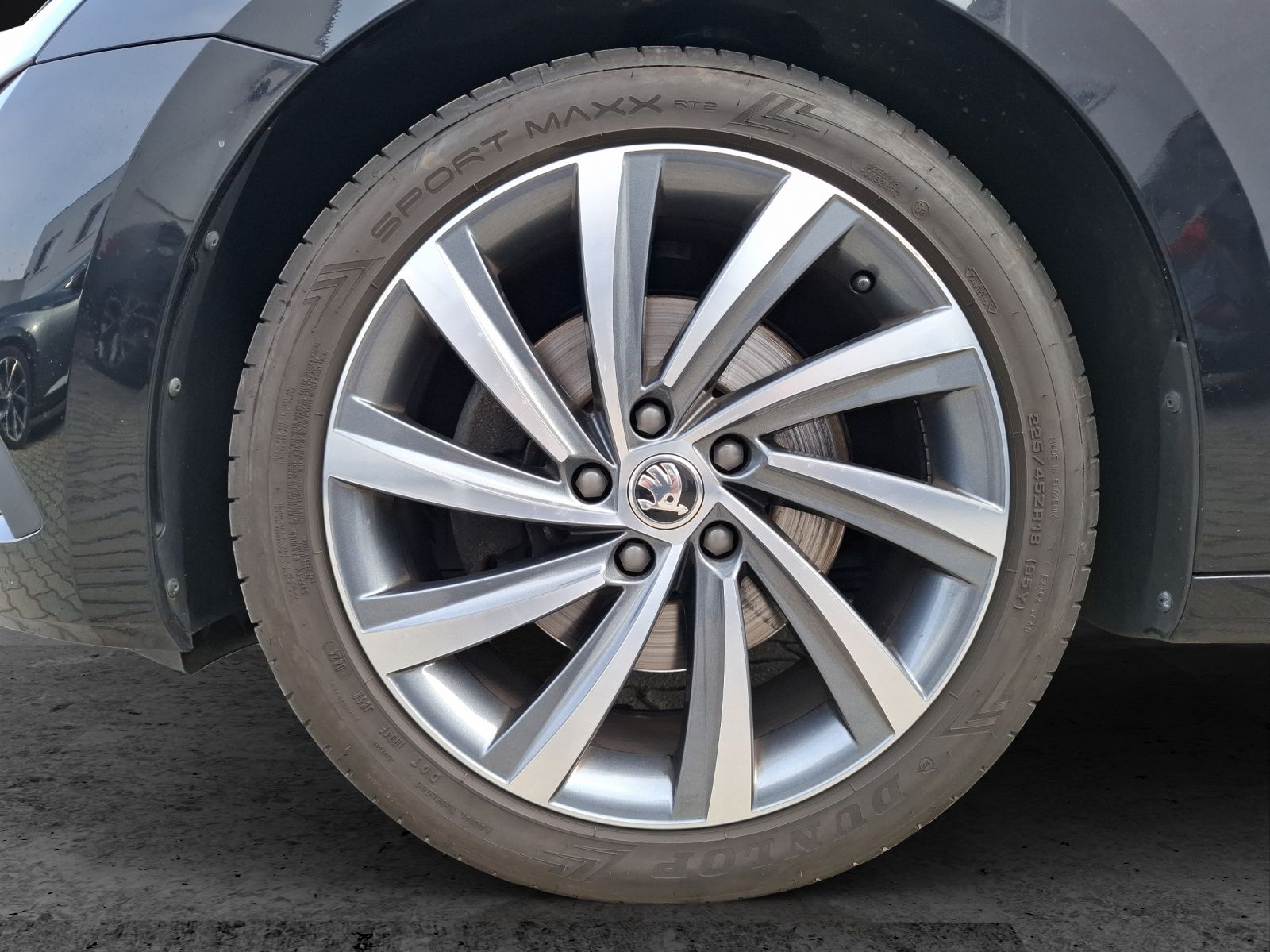 Fahrzeugabbildung SKODA Octavia Combi TDI First-Edition DSG Matrix Navi