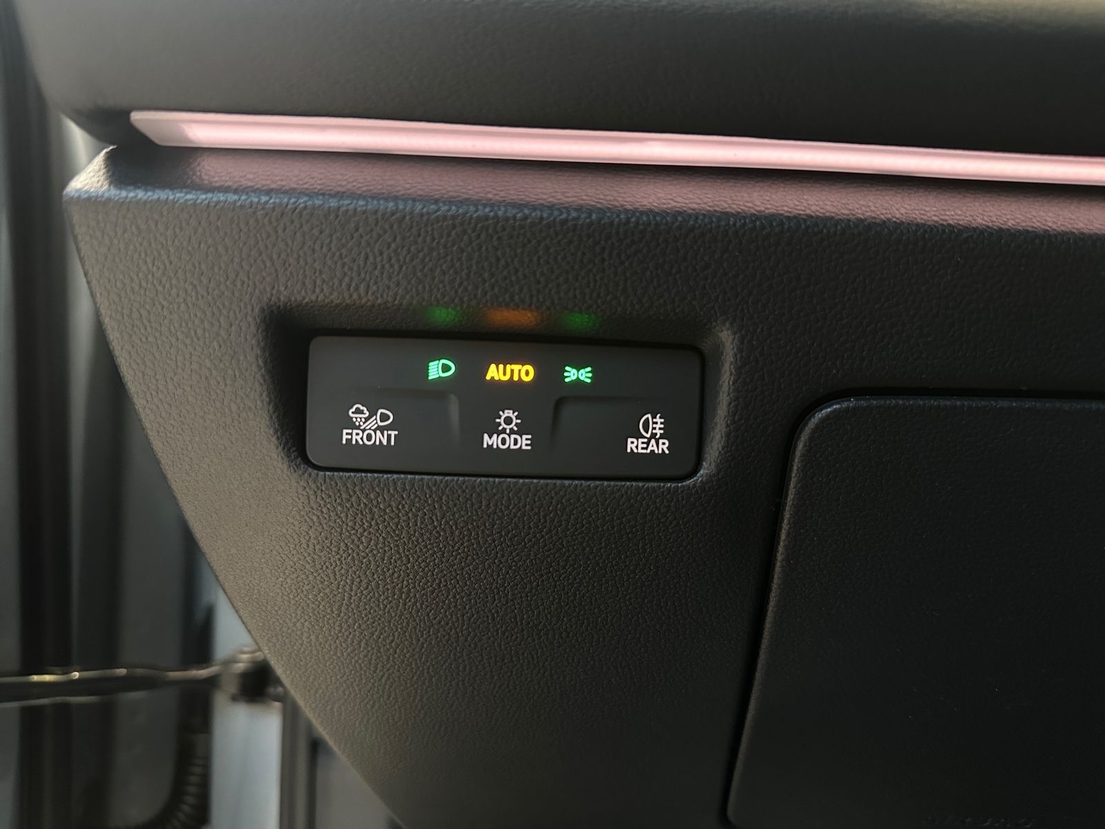 Volkswagen Passat Elegance Hybrid DSG AHK MASSAGE R-KAMERA foto 17