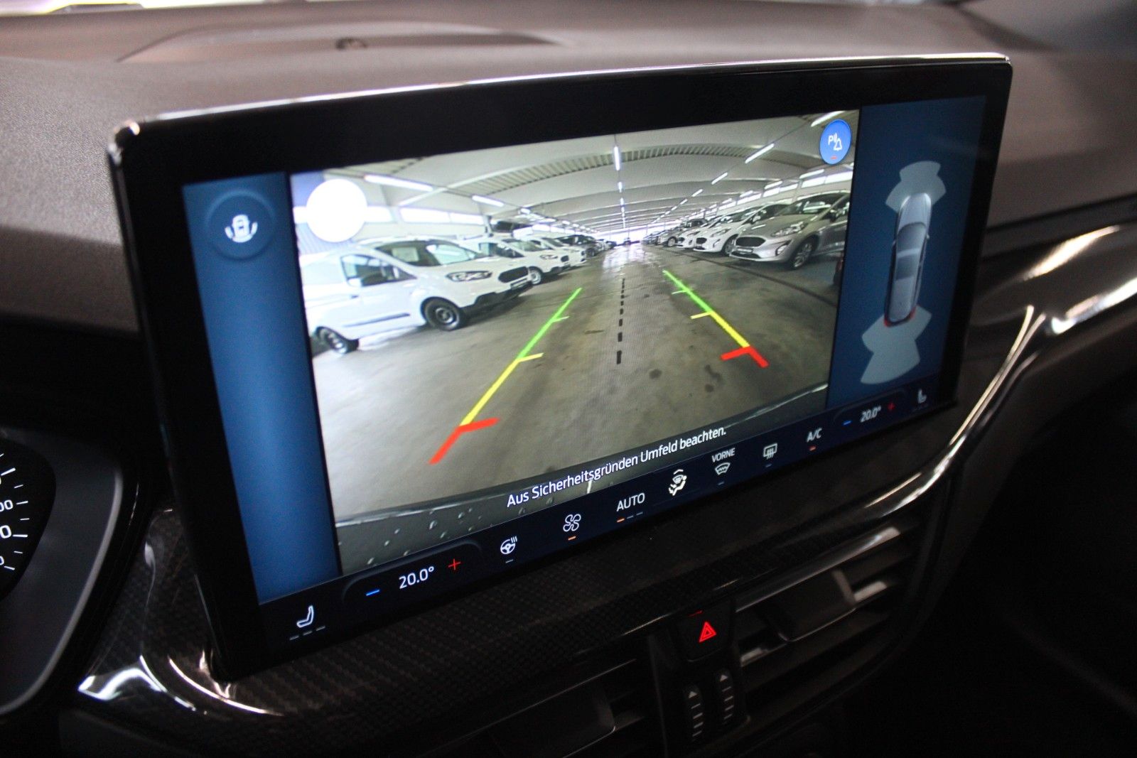 Fahrzeugabbildung Ford Focus ST-Line AHK GJR LED B&O ACC CAM SOFORT