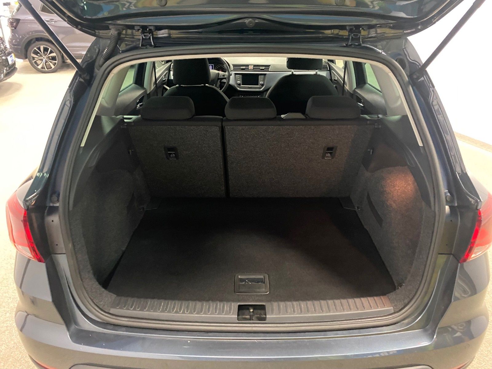 Fahrzeugabbildung SEAT Arona 1.0 TSI Style+EINPARKHILFE+TEMPOMAT+17"ALU