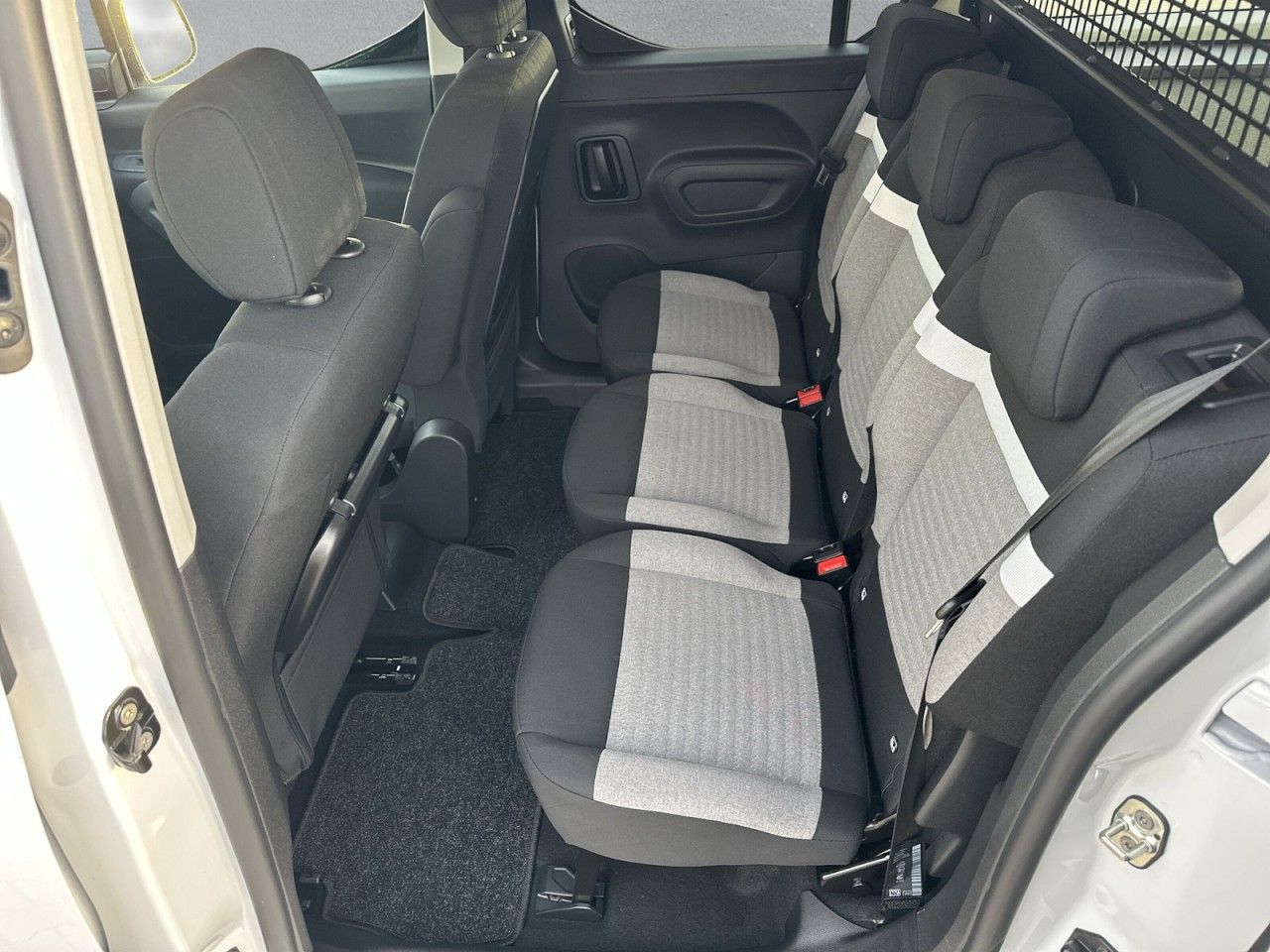 Fahrzeugabbildung Citroën Berlingo MPV XL Diesel 100 Plus