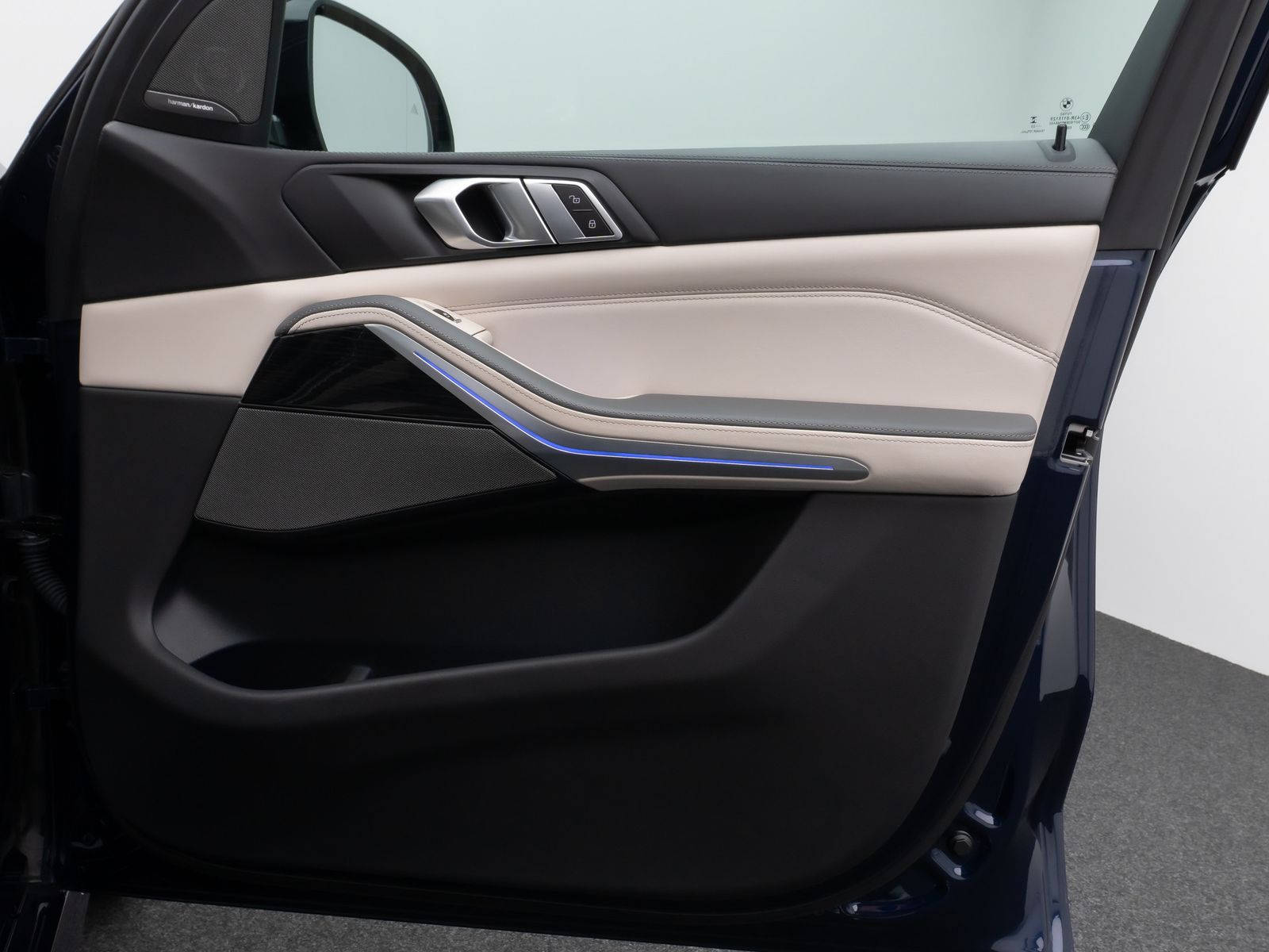 Fahrzeugabbildung BMW X5 xD50e M Sport 360°H/K Panorama Individual 22"