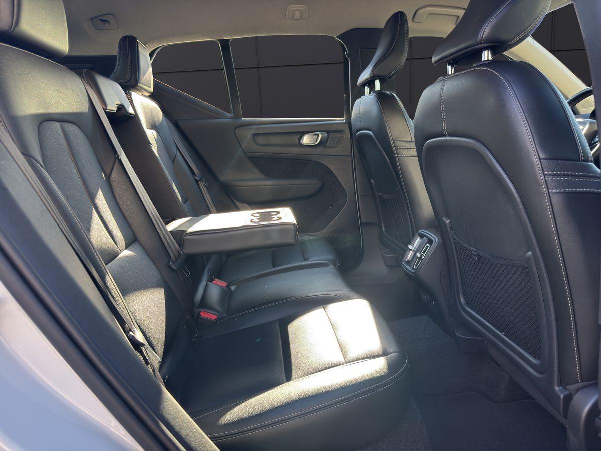 Volvo XC40 Momentum 2WD LEDER KAMERA LED SITZH MEMORY