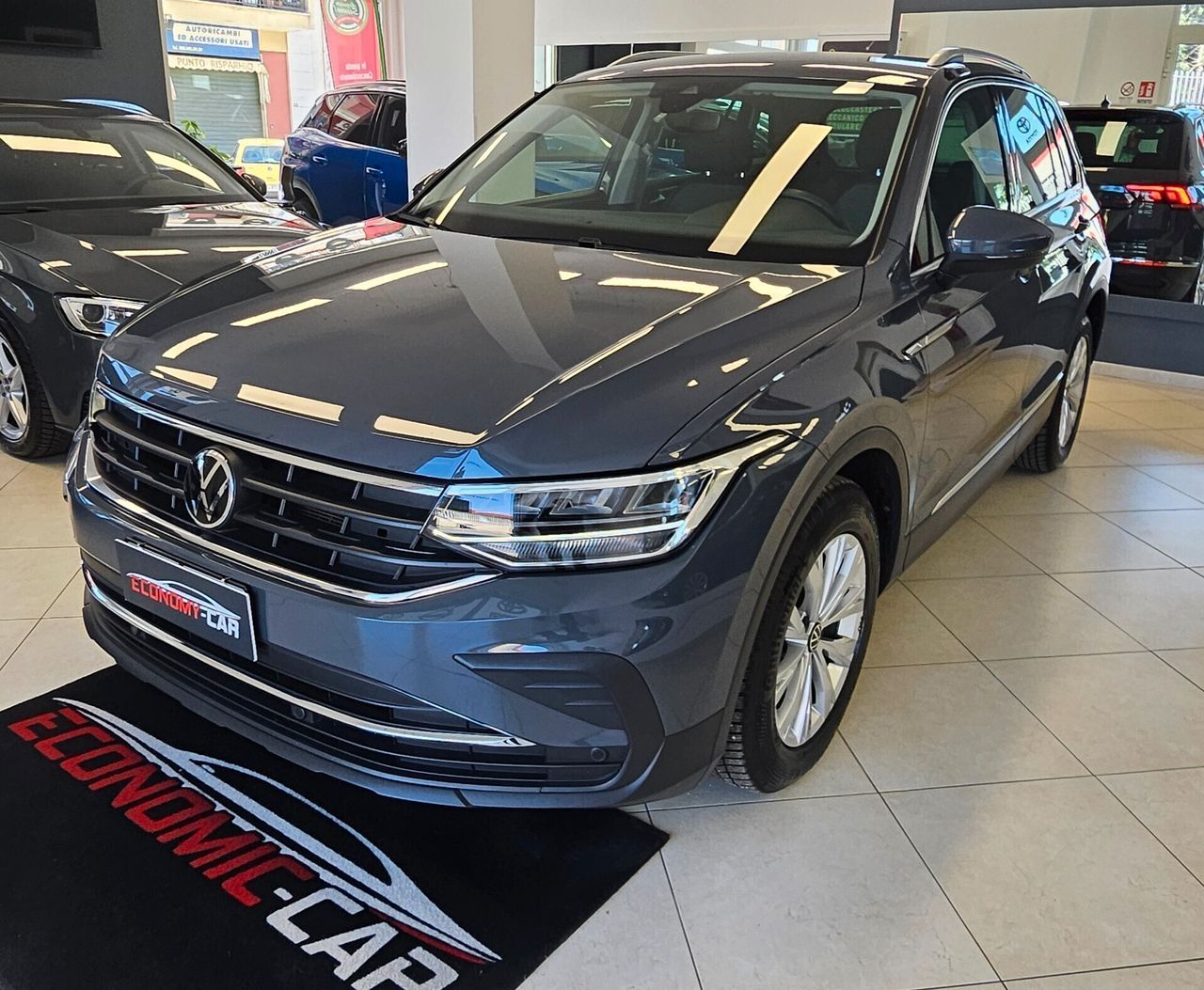 Volkswagen Tiguan 2.0 TDI 150 CV SCR DSG Eleganc imagem 2