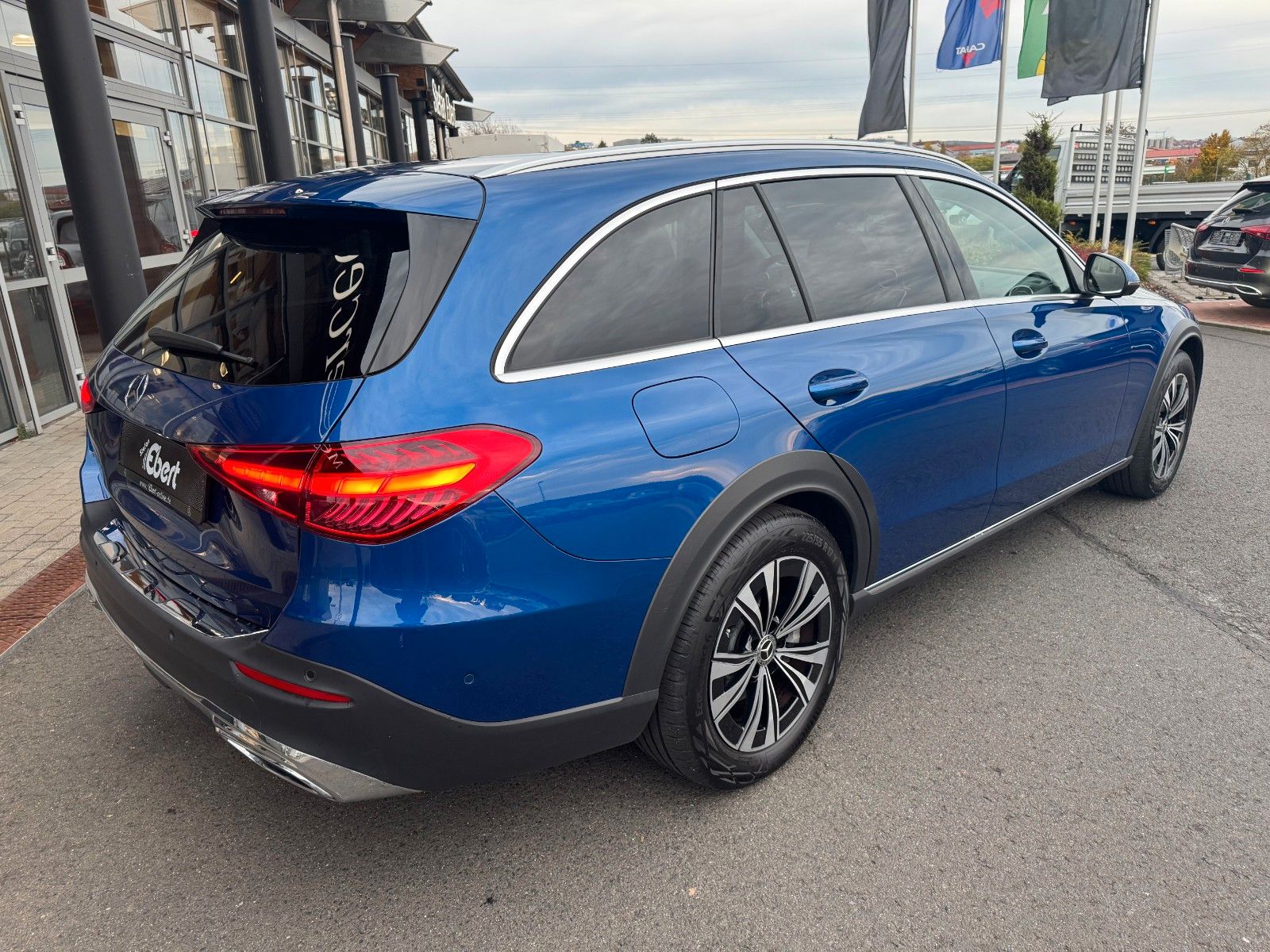 Fahrzeugabbildung Mercedes-Benz C 200 T All Terrain 4M+Ambiente+360+Augmented