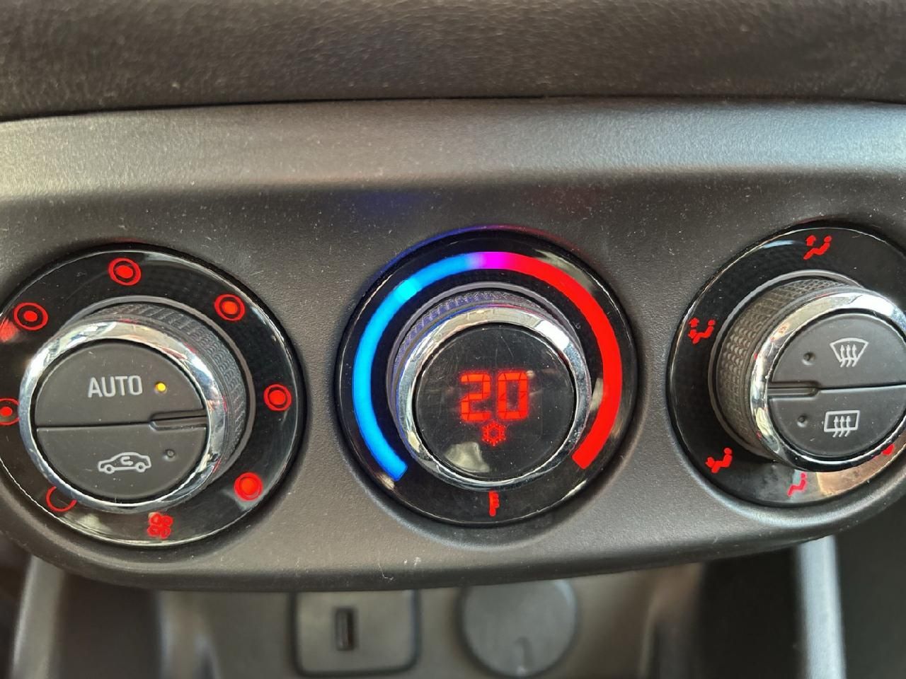 Fahrzeugabbildung Opel Corsa E Color Edition