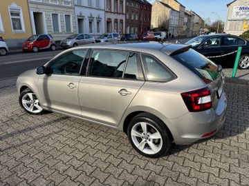 Fahrzeugabbildung SKODA Rapid Spaceback Cool Edition 1-HAND KLIMA PDC