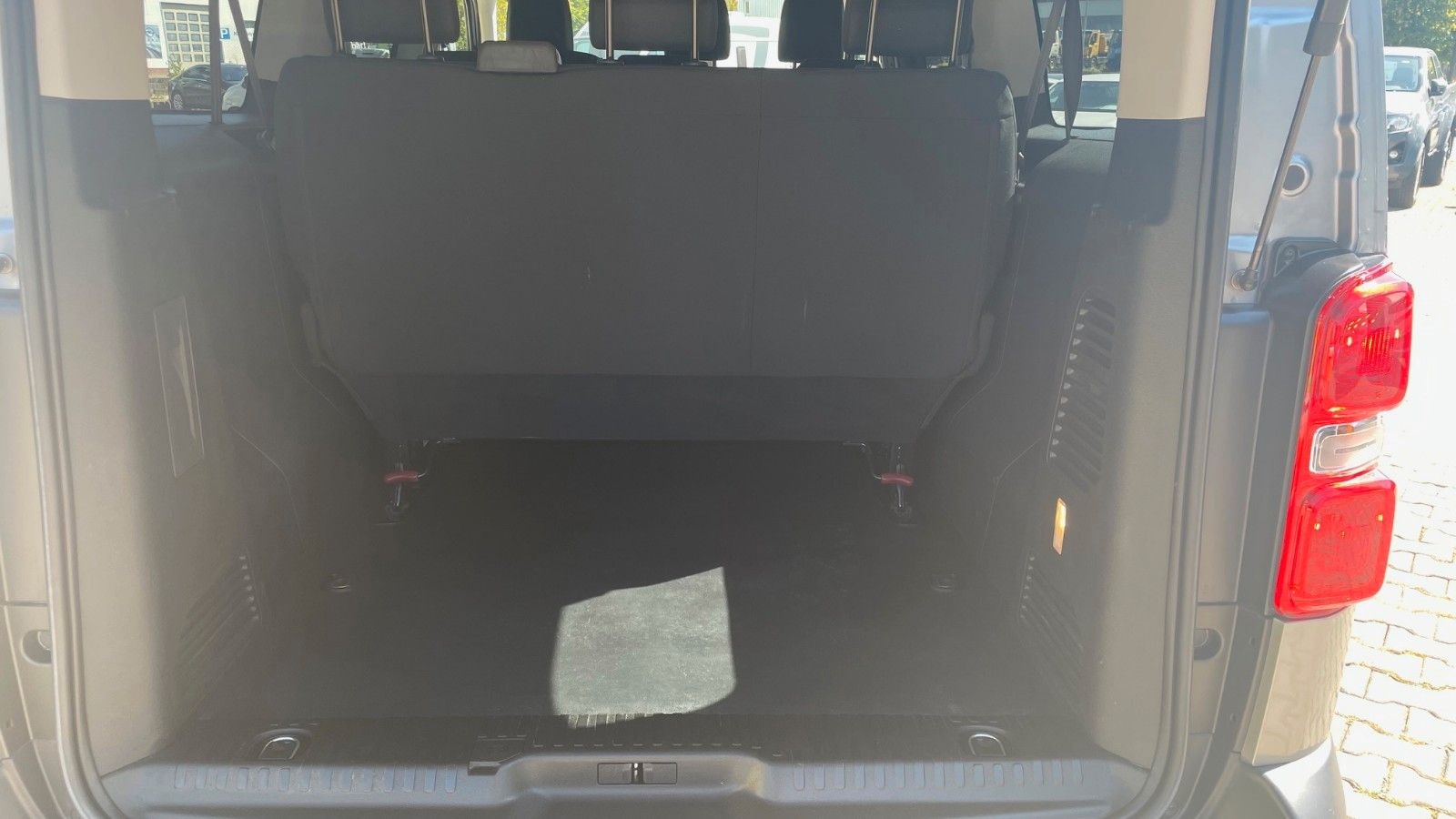 Autohaus Zimpel & Franke - Opel Vivaro/Zafira Kombi L 2.0 Diesel 106 kW (145 PS) - Bild 6 Autohaus Zimpel & Franke - Opel Vivaro/Zafira Kombi L 2.0 Diesel 106 kW (145 PS) - Bild 6