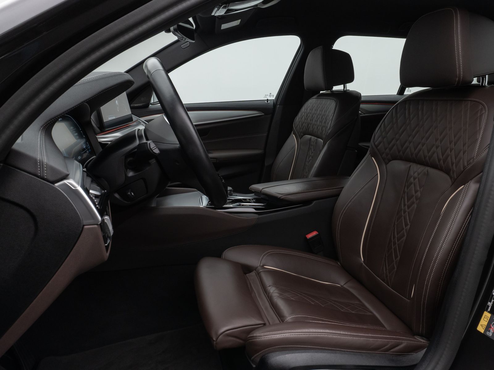 Fahrzeugabbildung BMW 530e LuxuryLine Kamera Laser HUD DAB H/K Komfort