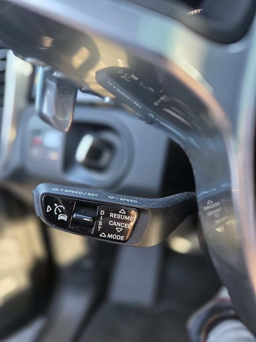 Fahrzeugabbildung Porsche Cayenne,Panodach/Luft/AHK,21 Zoll/Standh.