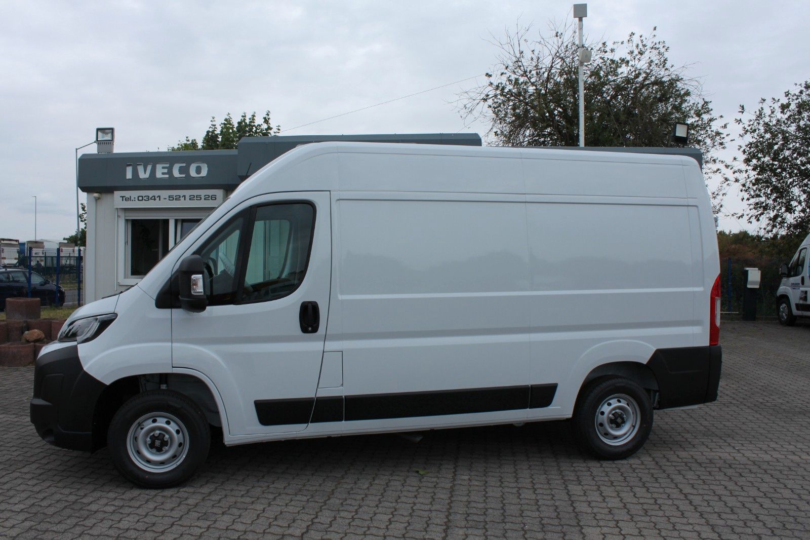 Fahrzeugabbildung Fiat Ducato H2 Kastenwagen 35 L2H2 140 Multijet