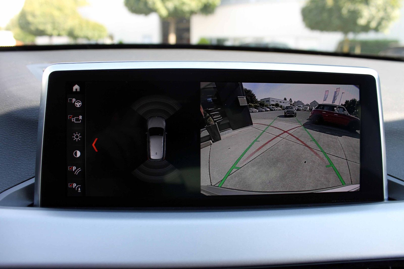 Fahrzeugabbildung BMW X1 xDrive25e Advantage LED KAM ACC SHZ NAV H&K