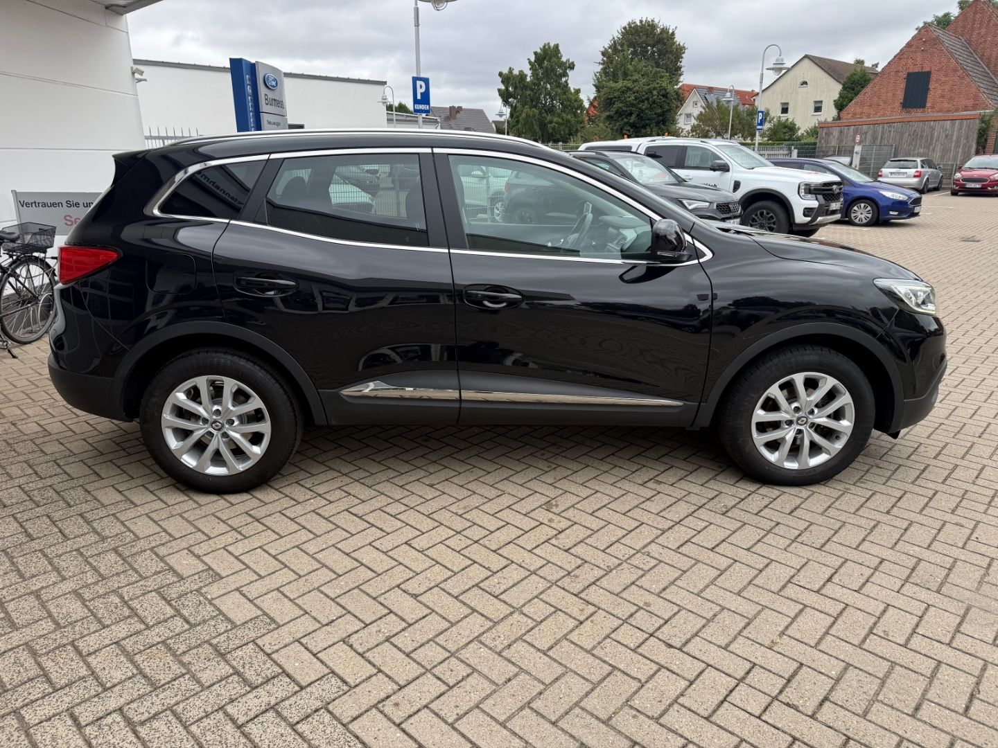 Fahrzeugabbildung Renault Kadjar Experience AHK CarPlay Temp klima Keyless